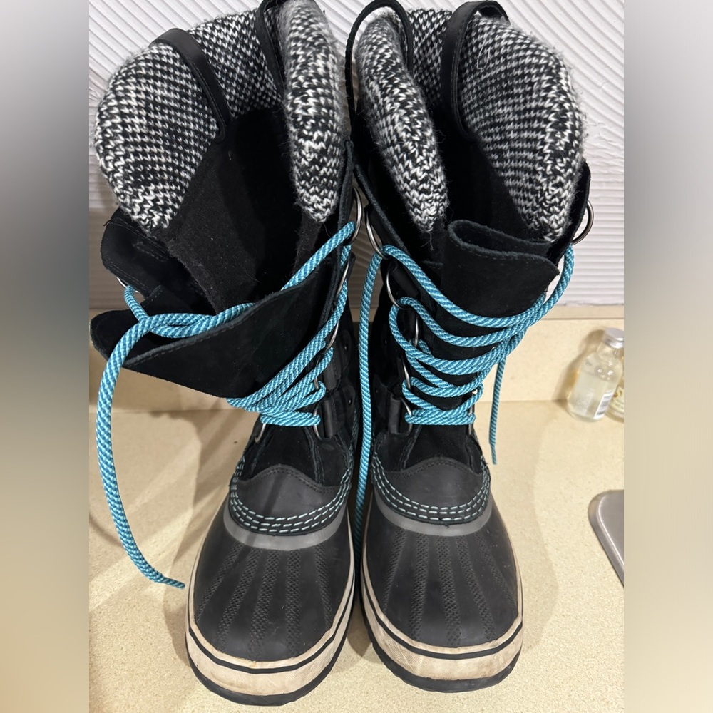 Black Sorel Boots